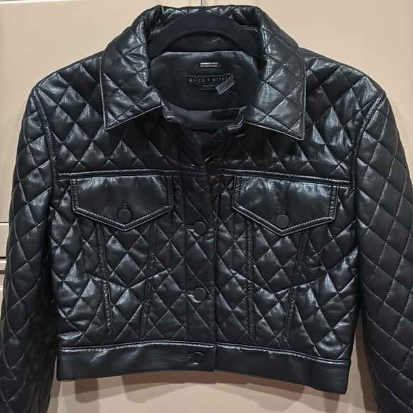 Alice + Olivia - Women’s - Chloe Vegan Quilted Boxy Crop Jacket - Size: Small - Picture 5 of 7